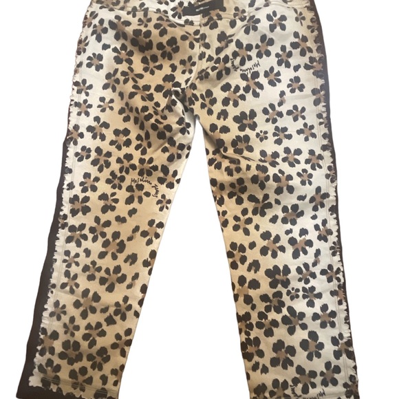 MOSCHINO JEANS waist is 16 1/2 and length is 33 - Picture 3 of 6